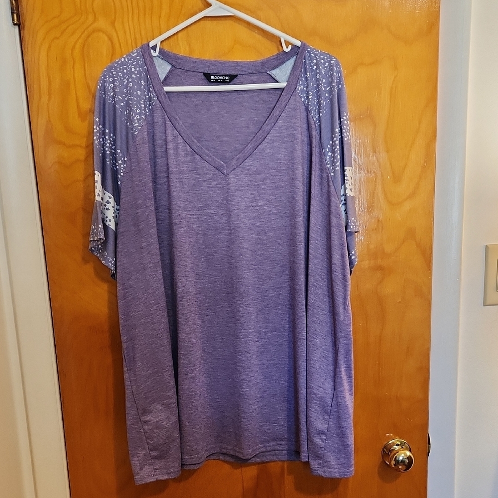 BloomChic Lavender V-Neck Top with Lace Look On Sleeves